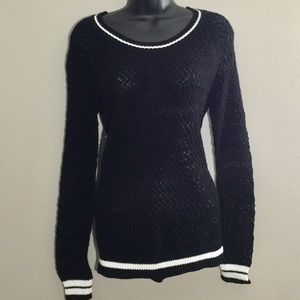 🎀NWOT mesh sweater